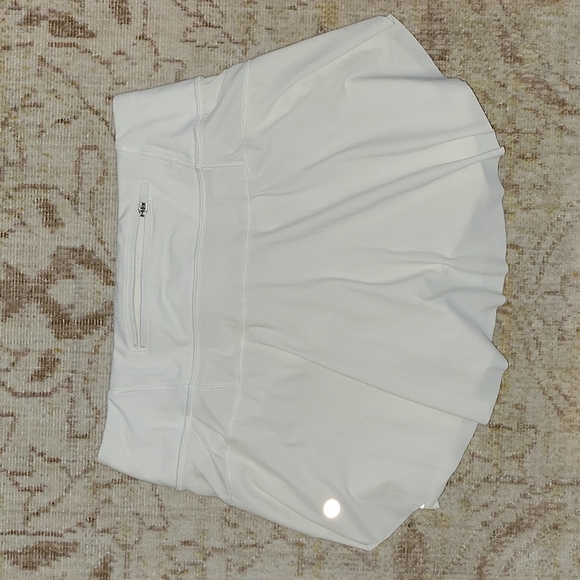 Lululemon Quick Pace Skirt w Shorts  WHITE  sz 2 - Picture 6 of 6